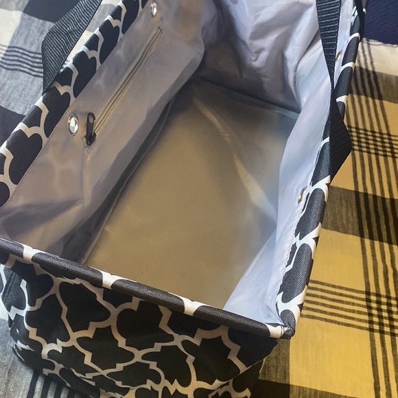 Collapsible & Reusable White Sox bag - Picture 3 of 4